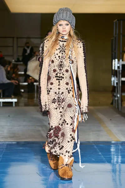 Look 11